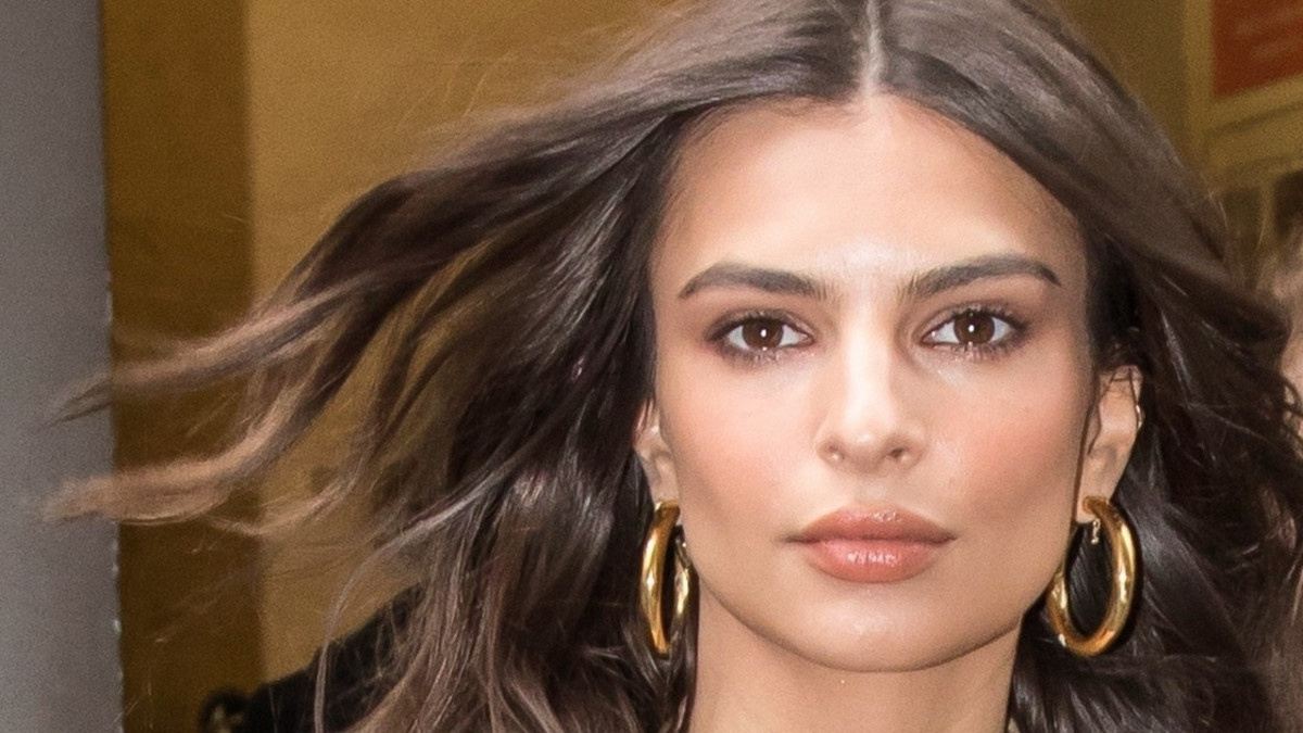 Huh, mikä Emily Ratajkowski - piipahti Kreikassa