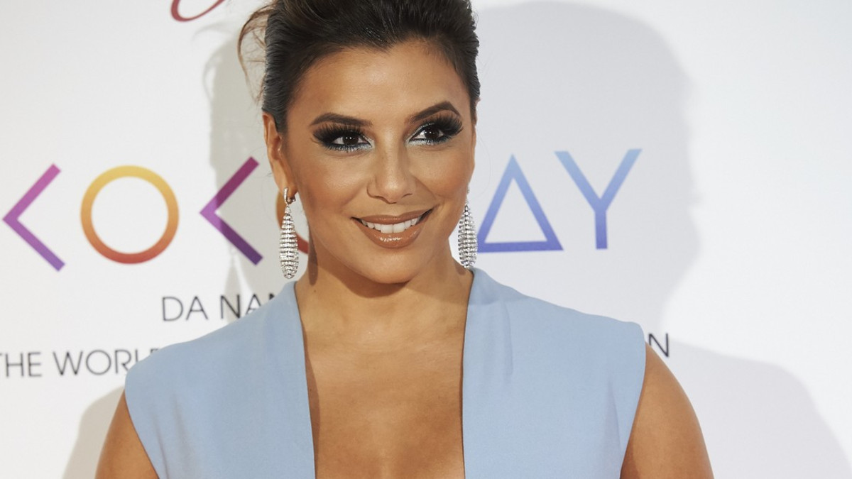 Wow, mikä Eva Longoria - avara rintavako veti huomion