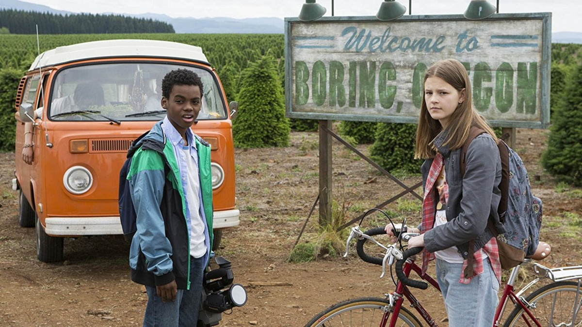Netflix aloittaa tänään uuden alkuperäissarjan Everything Sucks! - 90-luvun nostalgiaa hakemassa
