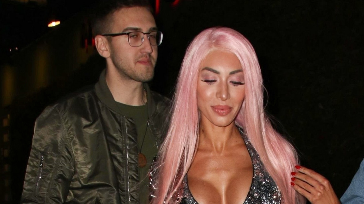 Mikä rintavako! Teen Mom -kohukaunotar Farrah Abraham käänsi katseet