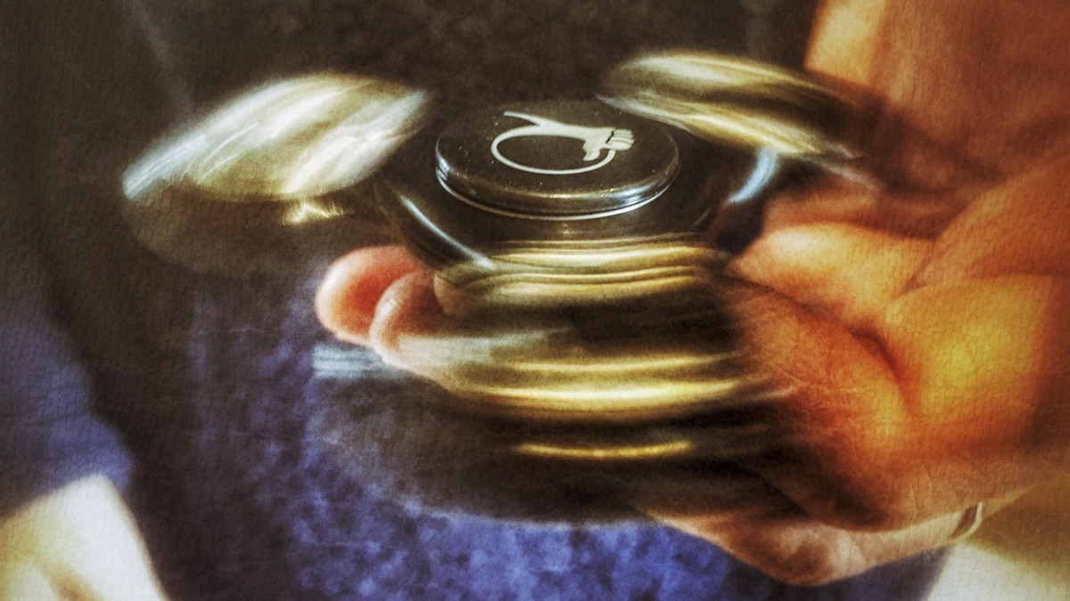 Astetta rajumpi fidget spinner