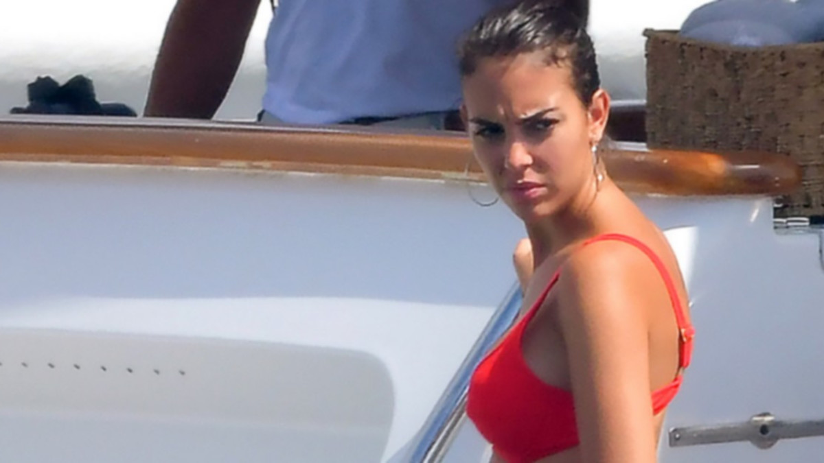 Cristiano Ronaldo ja tyttöystävä Georgina Rodriguez bikineissä