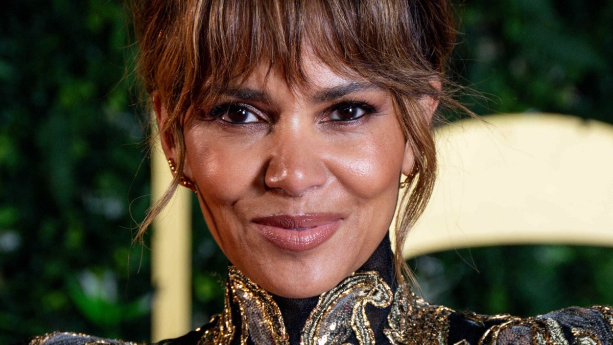 Mikä rintavako! Halle Berry, 57, ihastutti