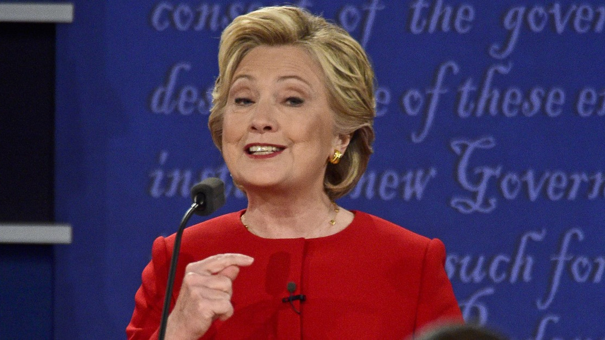 Huijasiko Clinton ensimmäisessä väittelyssä? Haukansilmäiset katsojat huomasivat jotain outoa