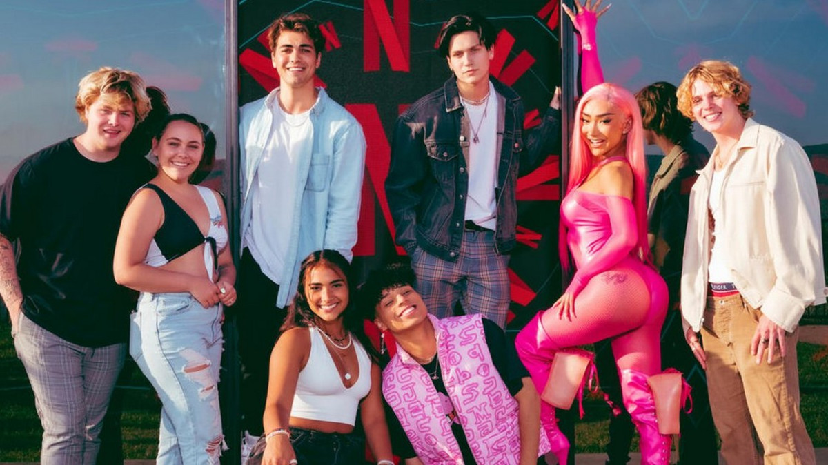 Netflix laittaa TikTok-tähdet samaan taloon Hype House -sarjassa - mukana mm. Nikita Dragun, Chase Hudson, Larray ja Thomas Petrou