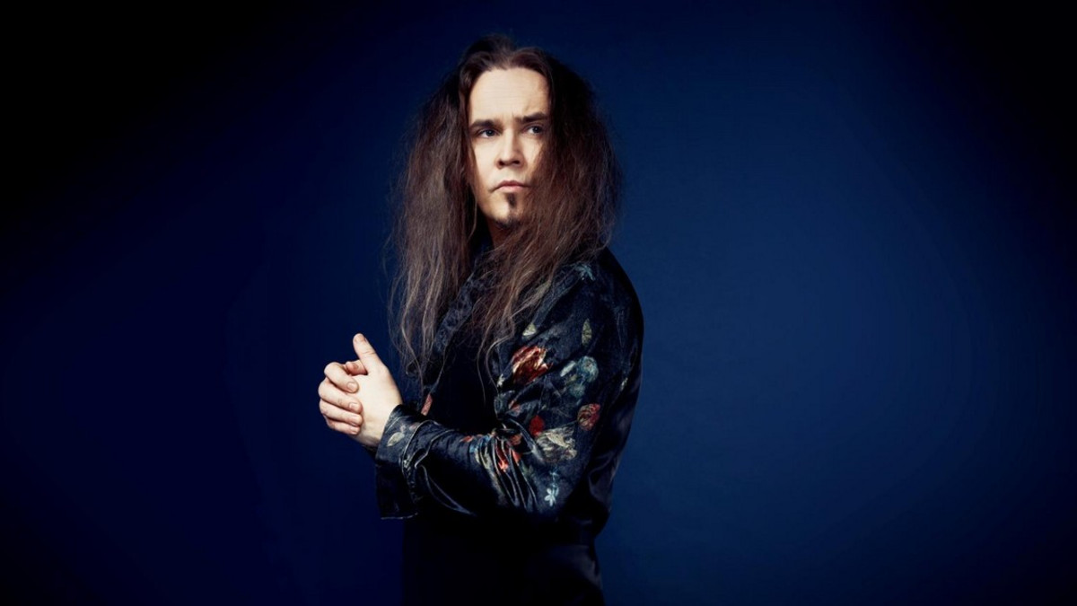 Jarkko Ahola julkaisee uuden joululevyn Joulun rauhaa