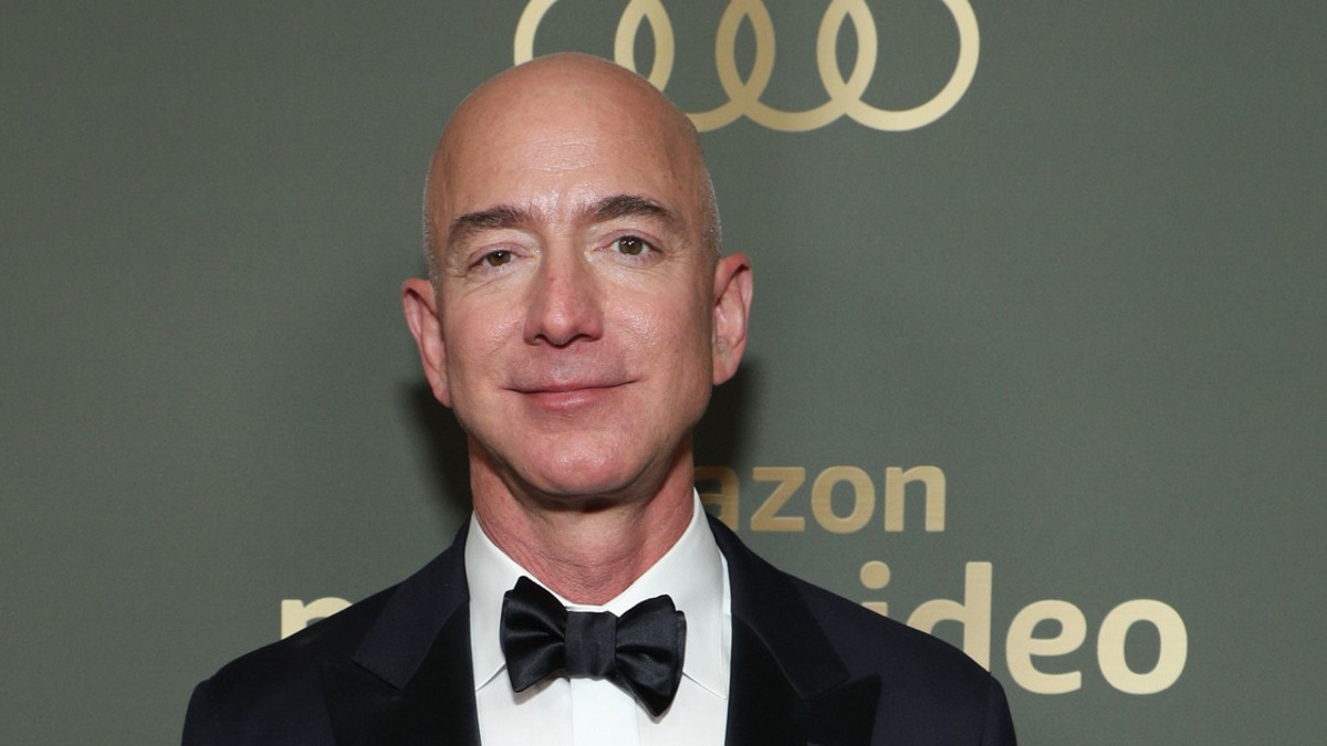 Amazon-pomo Jeff Bezos on maailman rikkain ihminen - TOP-10:ssä myös Mark Zuckerberg