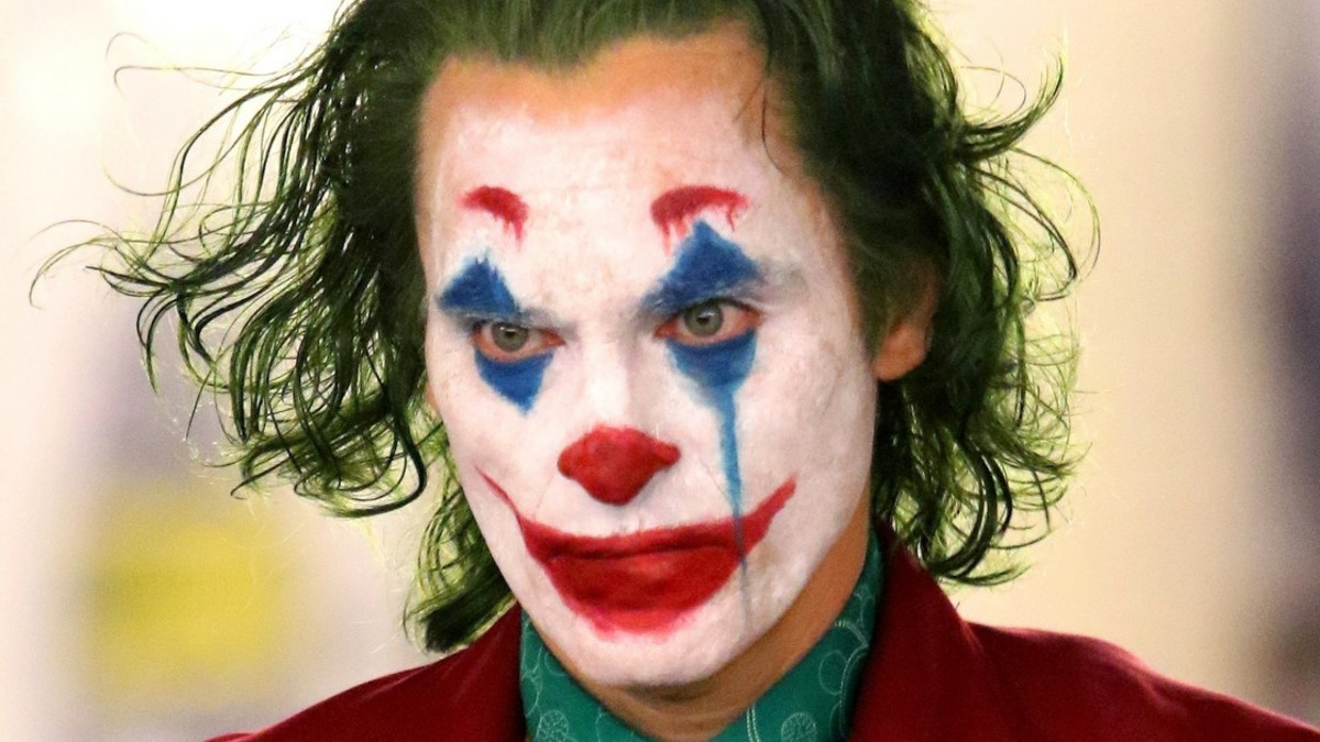 Tänään elokuvateattereissa Joker - Finnkino tiedottaa maski- ja leluasekiellosta