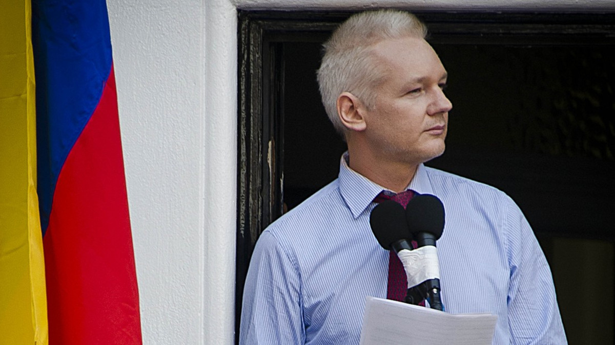 Julian Assange kommentoi ensimmäistä kertaa raiskausväitteitä - syytti ruotsalaisia