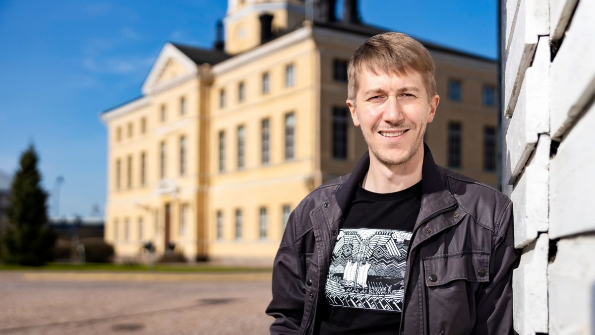 Uusi Elisa Viihde -alkuperäissarja tulossa: Mies joka kuoli perustuu Antti Tuomaisen romaaniin