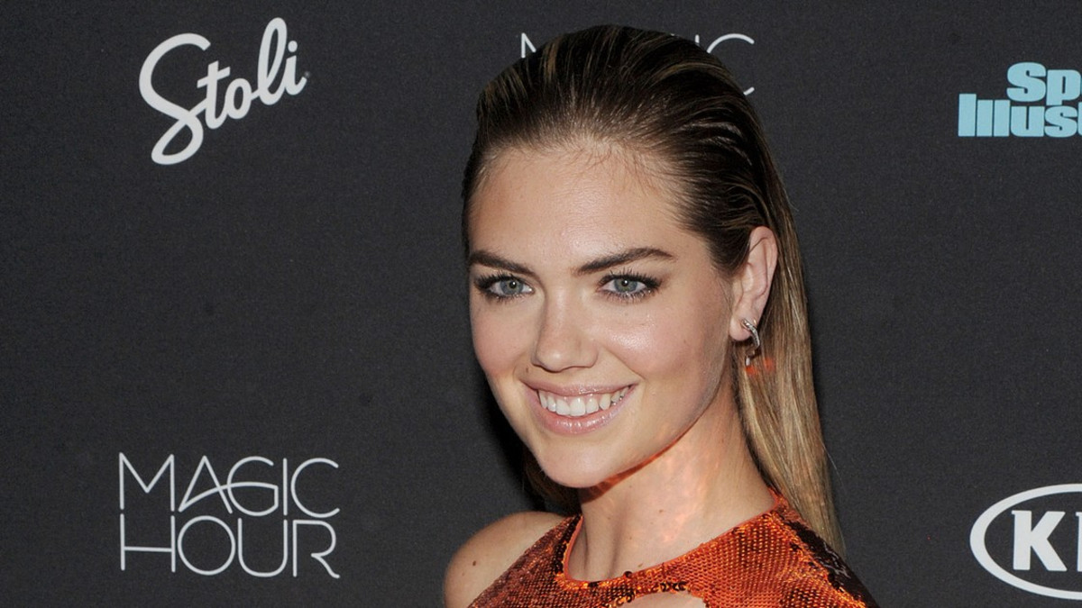 Kate Upton loksautti leuat Sports Illustrated -uimapukunumeron bileissä