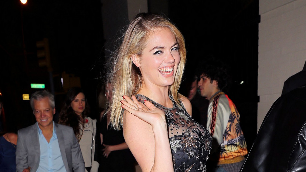Povipommi Kate Upton juhli 24-vuotispäiväänsä vähissä vaatteissa