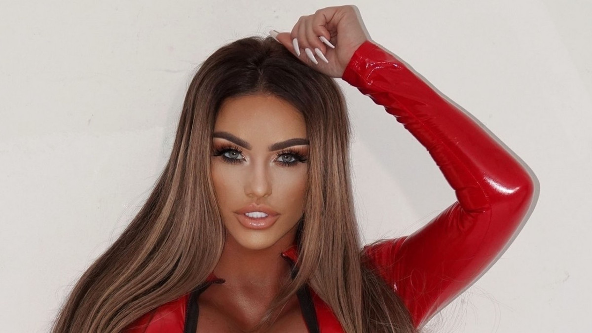 Muistatko kohupovipommin? Katie Price hankki suurimmat silikoninsa koskaan