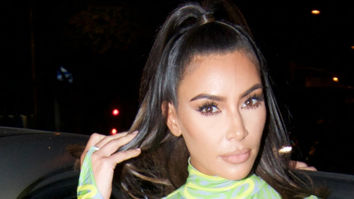 Muhkeat muodot hyvin esillä! Kim Kardashian käänsi päät