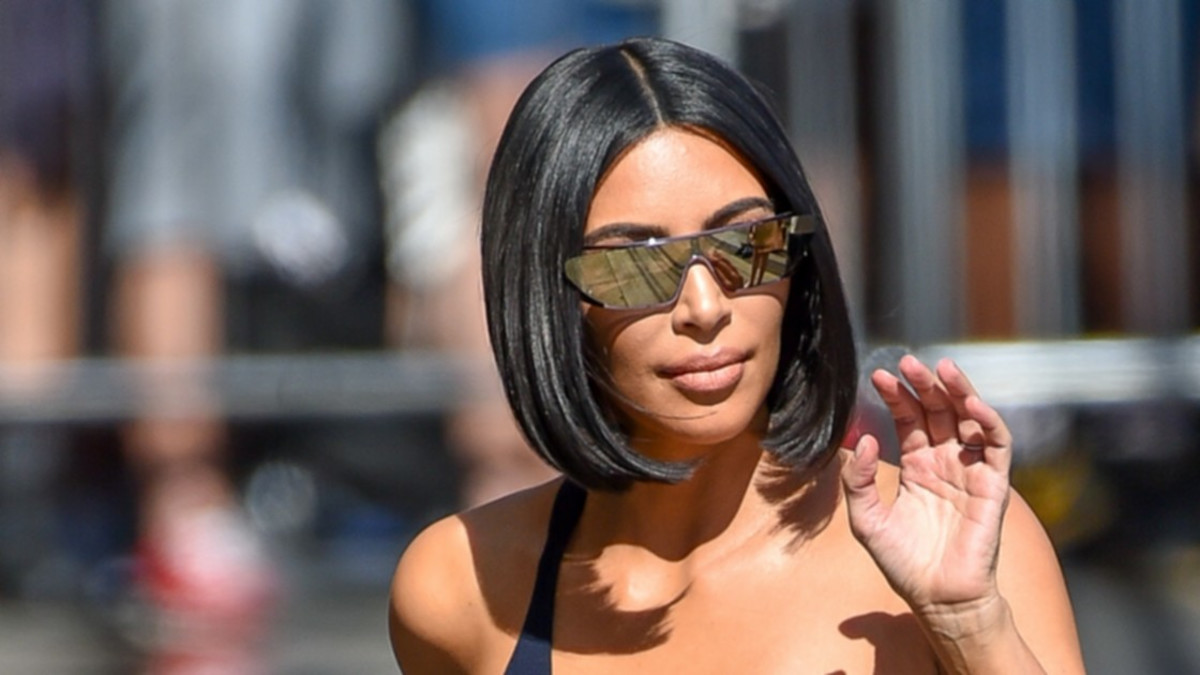 Kim Kardashian taas melkoisessa asussa, josta näkyi selvästi läpi