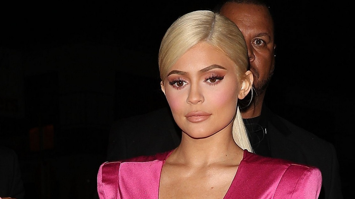Kylie Jenner hehkuu rannalla - Instagram-kuvassa myös hyvä idea Jordyn Woodsin kanssa