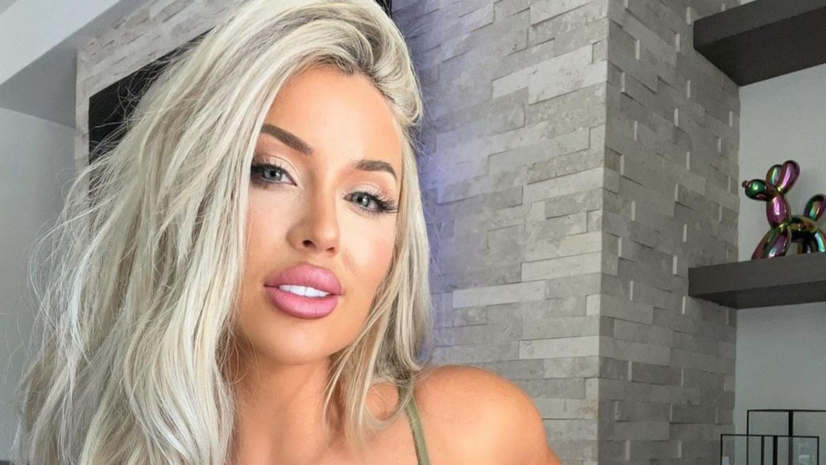Mikä bikinipeppu! Mitkä kurvit! Laci Kay Somers on 12 miljoonan seuraajan Instagram-helmi
