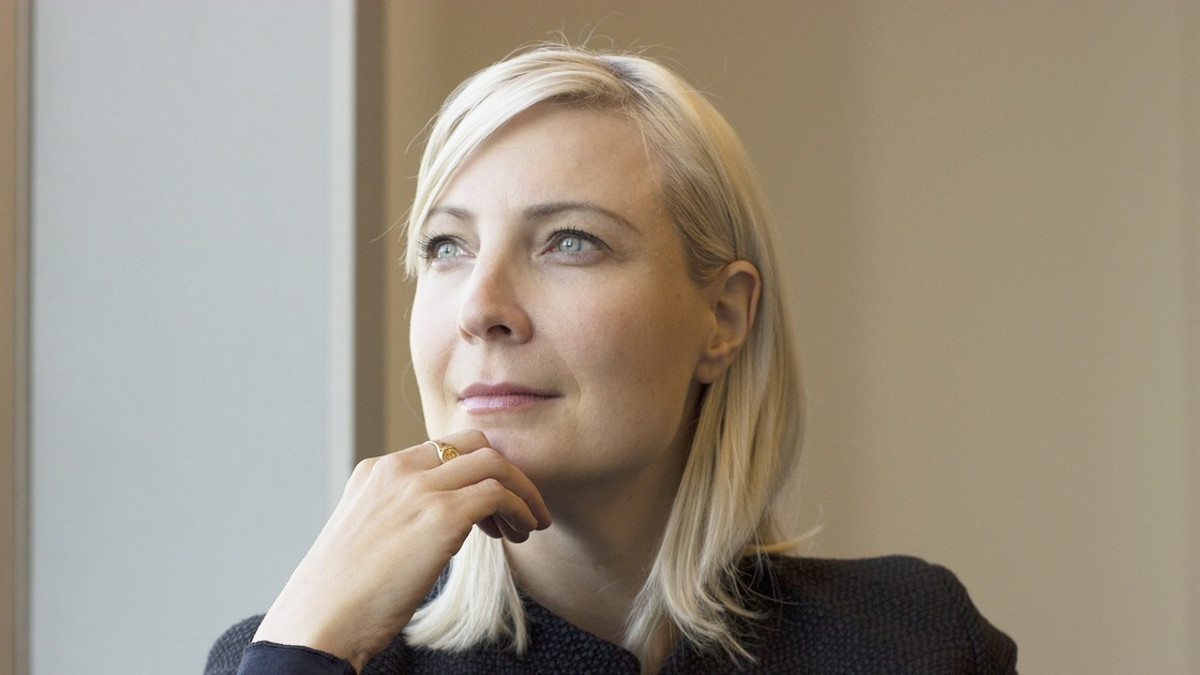 AlfaTV:n Huippunaiset-naiset sarjassa mukana mm. Laura Huhtasaari, Maria Drockila, Erja Lyytinen, Minna Parikka ja Saimi Hoyer