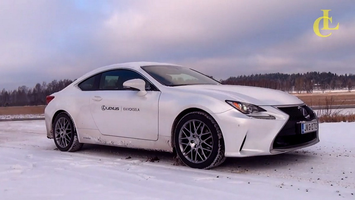 Koeajossa Lexus RC 300h