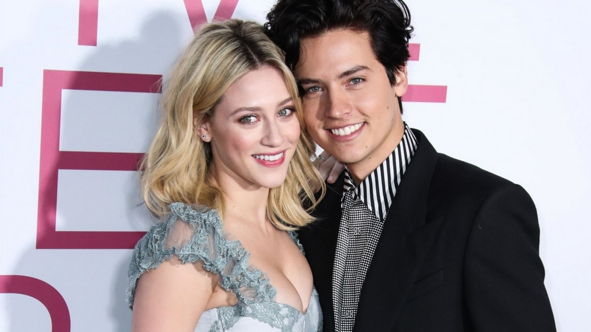 Riverdale-tähdet Lili Reinhart ja Cole Sprouse ovat eronneet