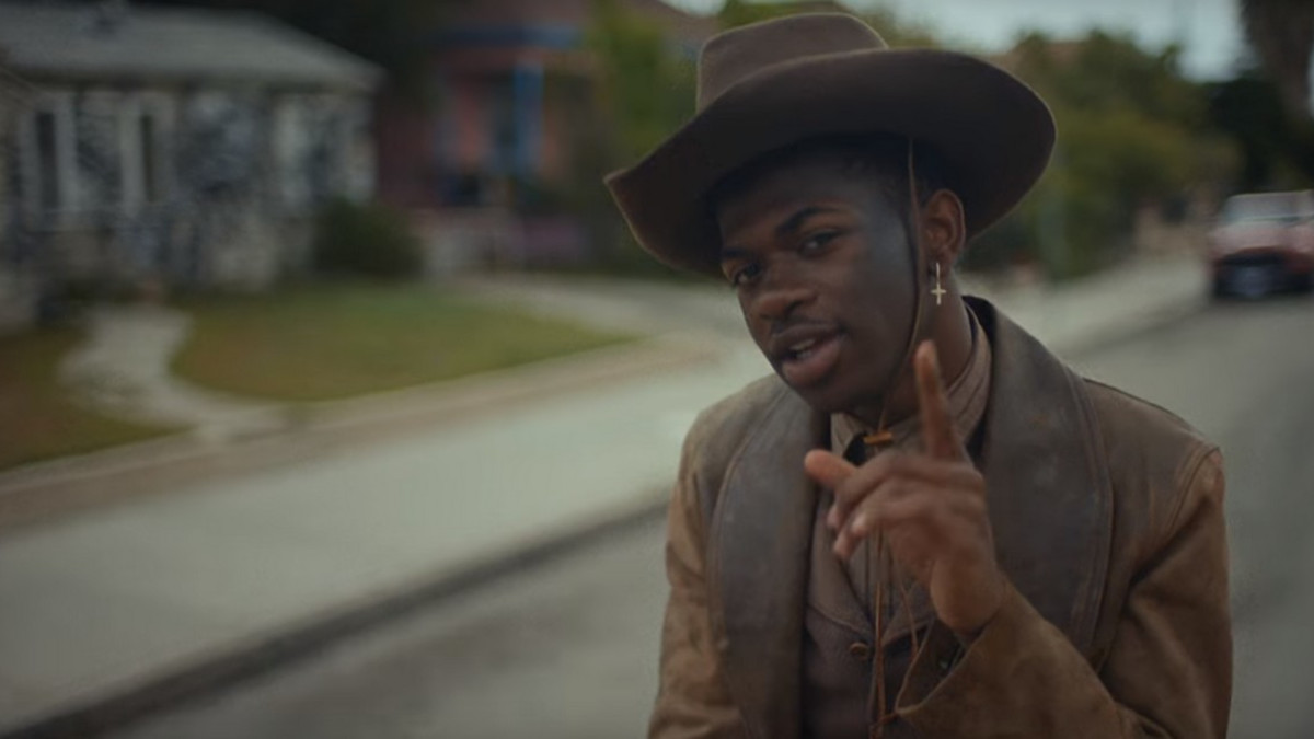 Tiktok-hitistä Old Town Road tuttu räppäri Lil Nas X tuli kaapista ulos?