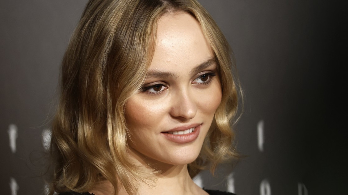 Runsaasti nakuilua - Lily-Rose Depp puolustaa The Idol -rooliaan