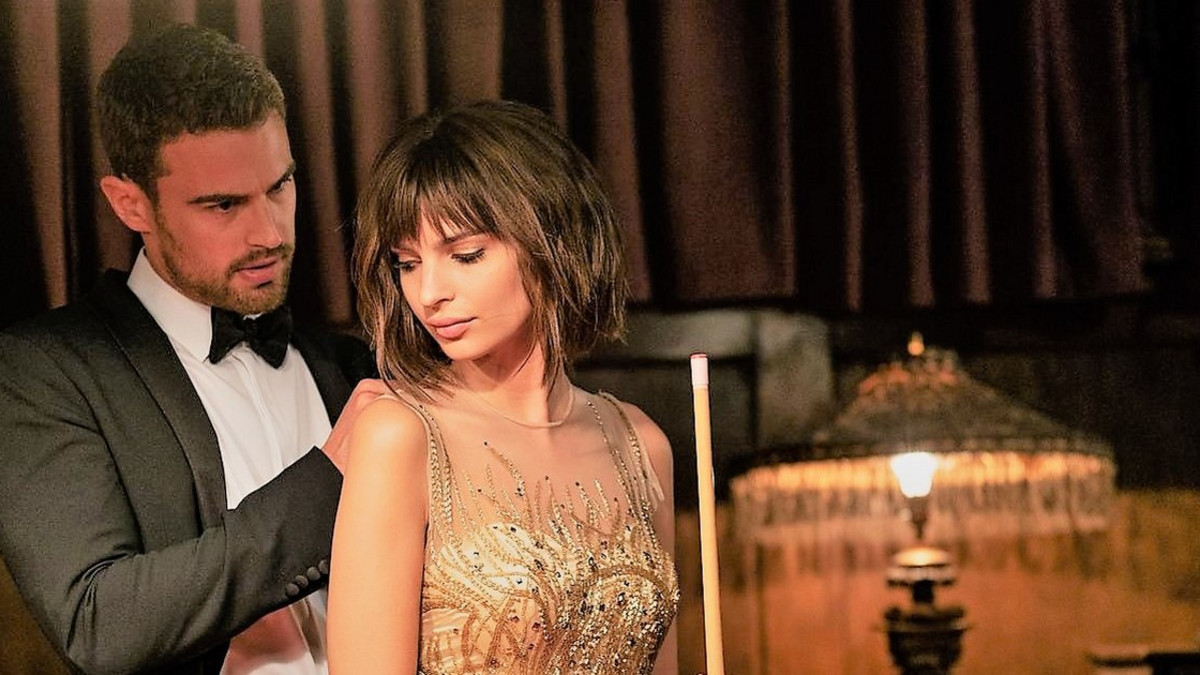 Viaplay nyt: Emily Ratajkowski ja Theo James tähdittävät rikoselokuvaa Lying and Stealing