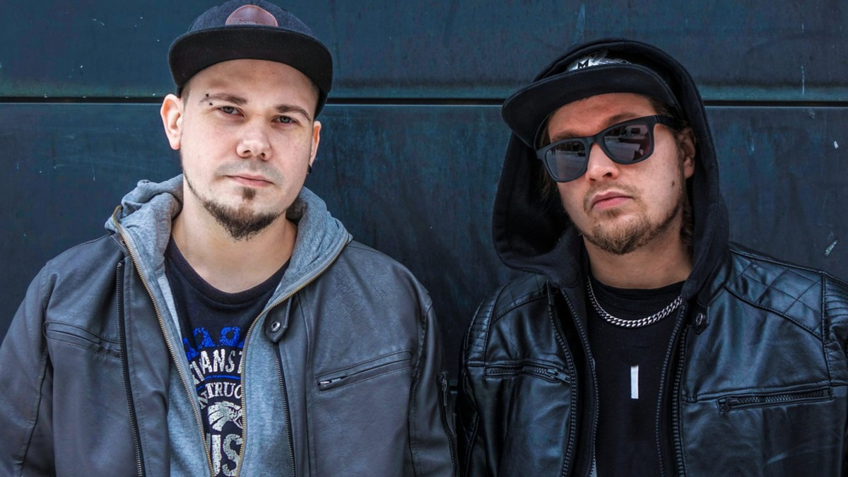 Mansesteri ja entinen Portion Boys -laulaja Jay Rocka yhteistyössä: Suomi PRKL!