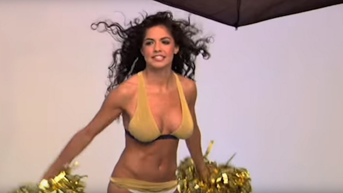 Huh, miten seksikäs cheerleader