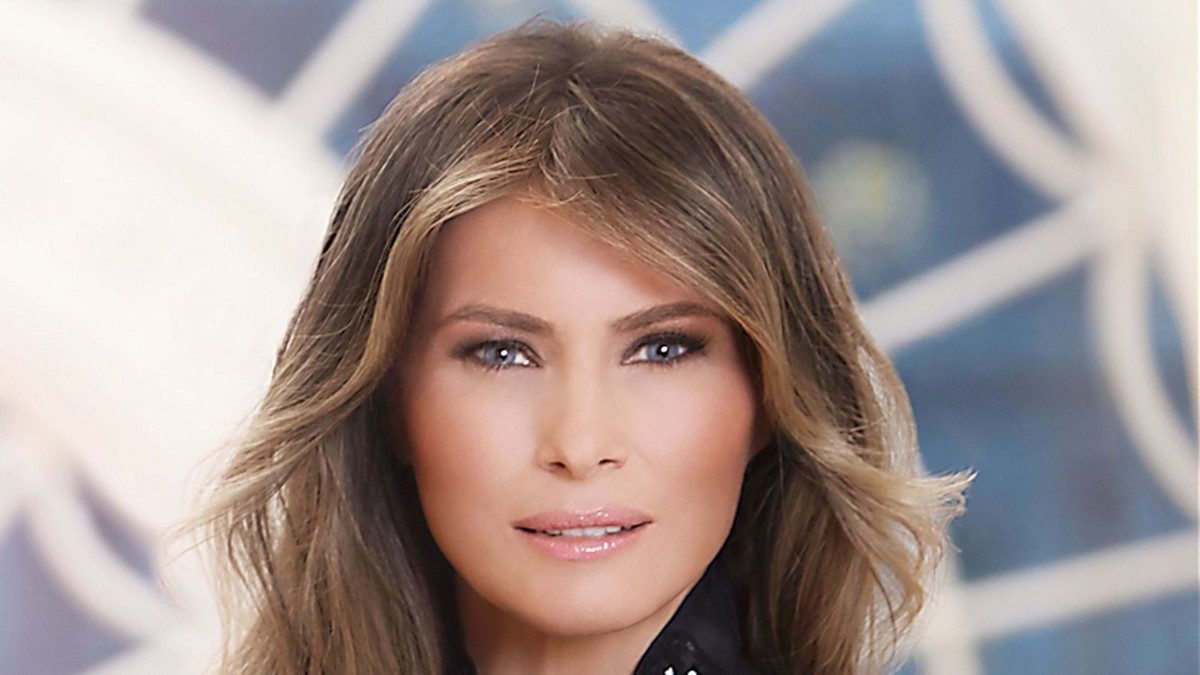 Huh, mikä näky - Melania Trump Valkoisen talon virallisessa kuvassa