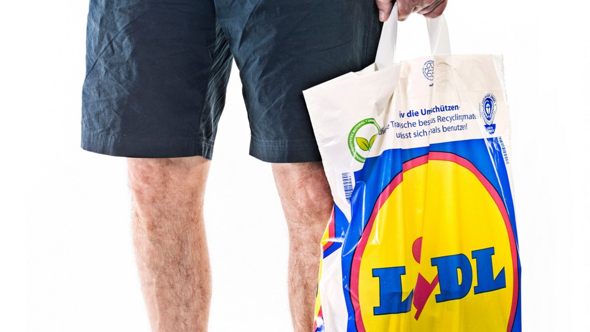 Lidl-kaupan pihalla tapahtuu outoja - autoja ei saa lukkoon eikä auki