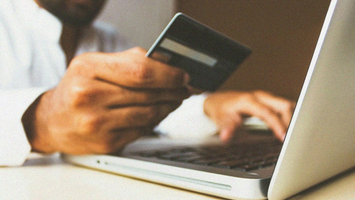 Huolestuttava tutkimus: Yli kolmannes suomalaisista maksaa laskunsa luotolla