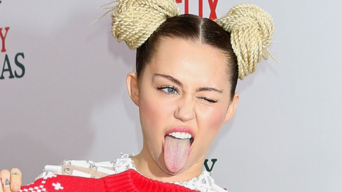 Bikineissä Meksikossa! Miley Cyrus käänsi päät