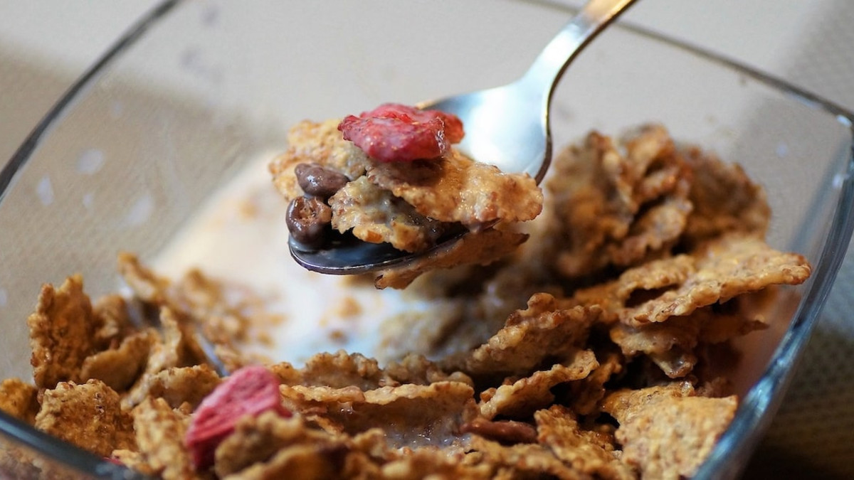 Kellogg´sin työntekijän uskomattoman törkeä temppu toi vankeutta - virtsasi liukuhihnalla muroihin