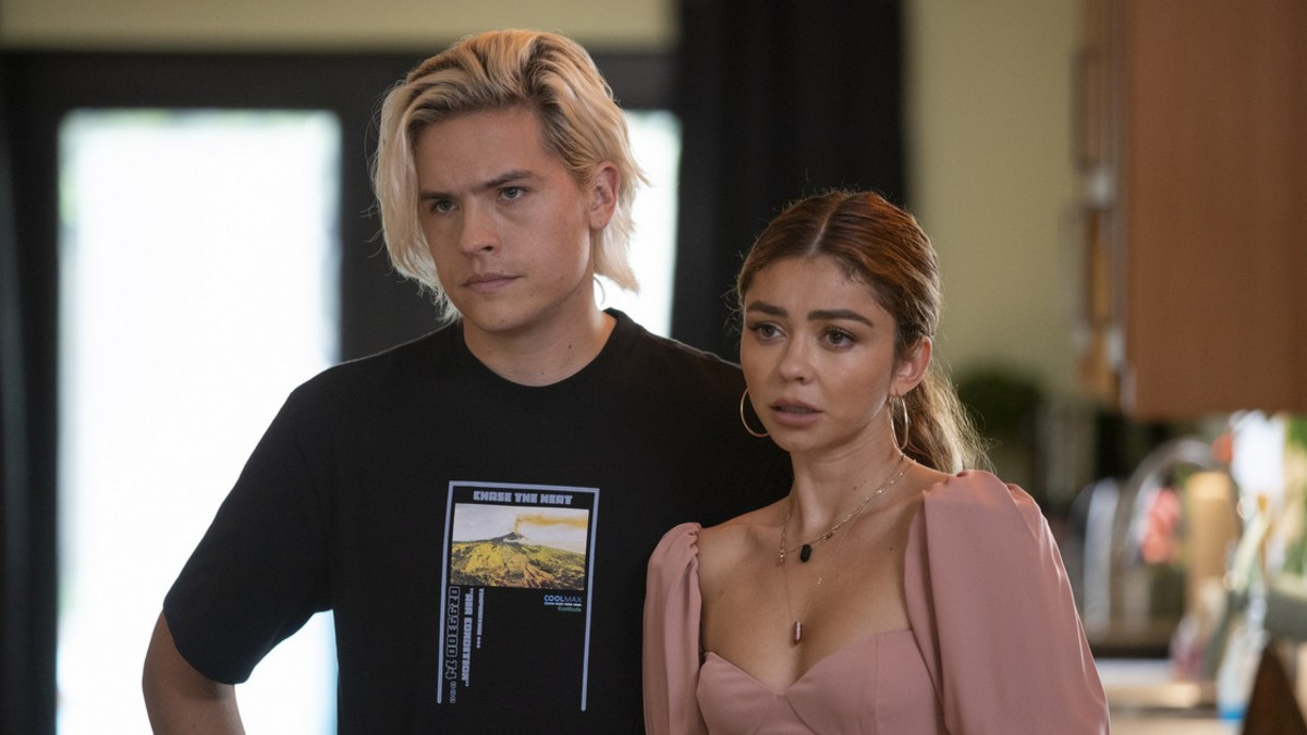 Amazon Prime Video tarjoaa romanttisen komedian My Fake Boyfriend - mukana mm. Dylan Sprouse ja Sarah Hyland
