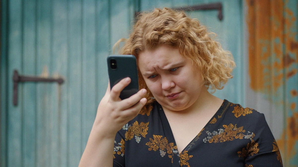 Naiset ärsyyntyvät yleisestä kysymyksestä Tinderissä