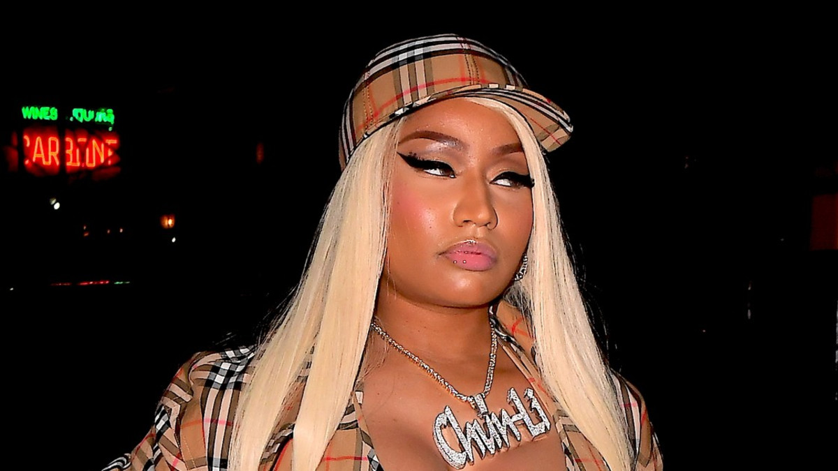 Nicki Minaj, mikä rintavako!