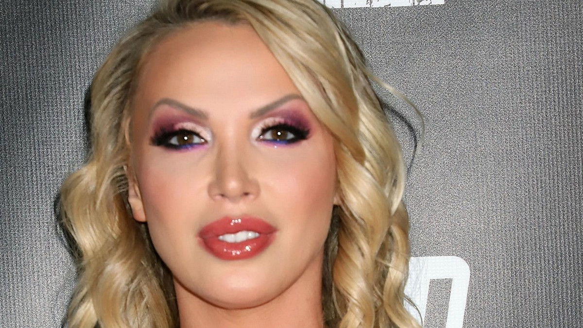 Jättipovet framilla! Aikuisviihdetähdet Nikki Benz ja Joslyn James käänsivät katseet Las Vegasissa