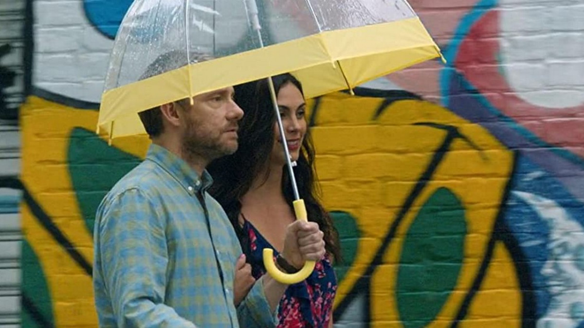 Viaplay nyt: Martin Freeman ja Morena Baccarin tähdittävät komediaa Ode to Joy