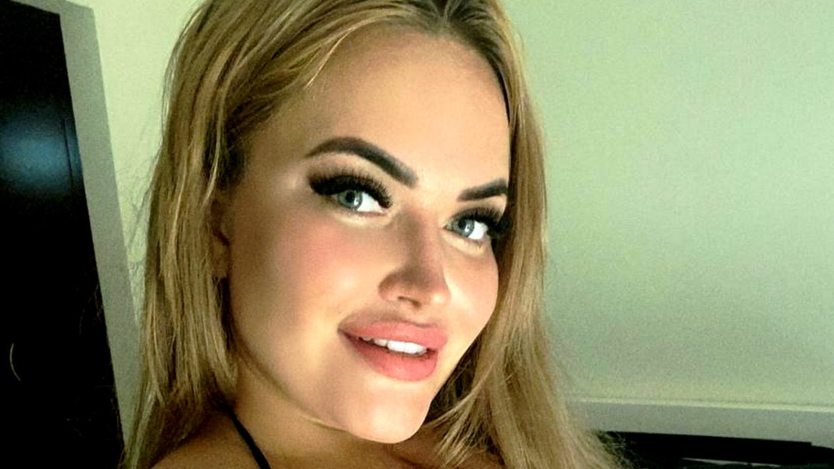Pienet ovat bikinit povipommilla! Olyria Roy ei jätä kylmäksi