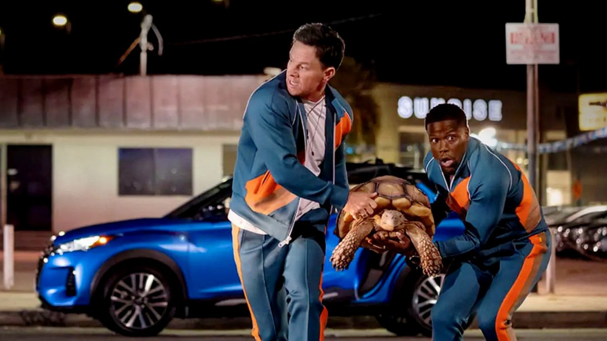 Omaa aikaa - Mark Wahlberg ja Kevin Hart tähdittävät Netflix-komediaa
