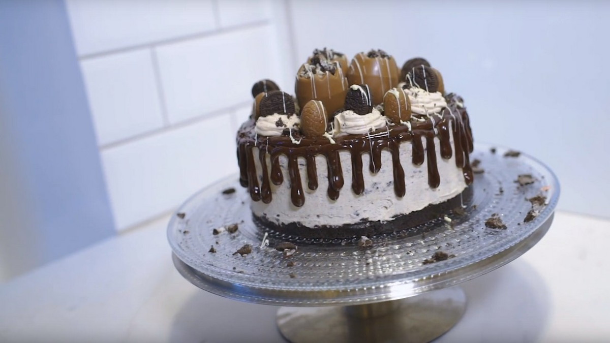Herkullinen Oreo-juustokakku - Mailis Penttilä näyttää kuinka se tehdään