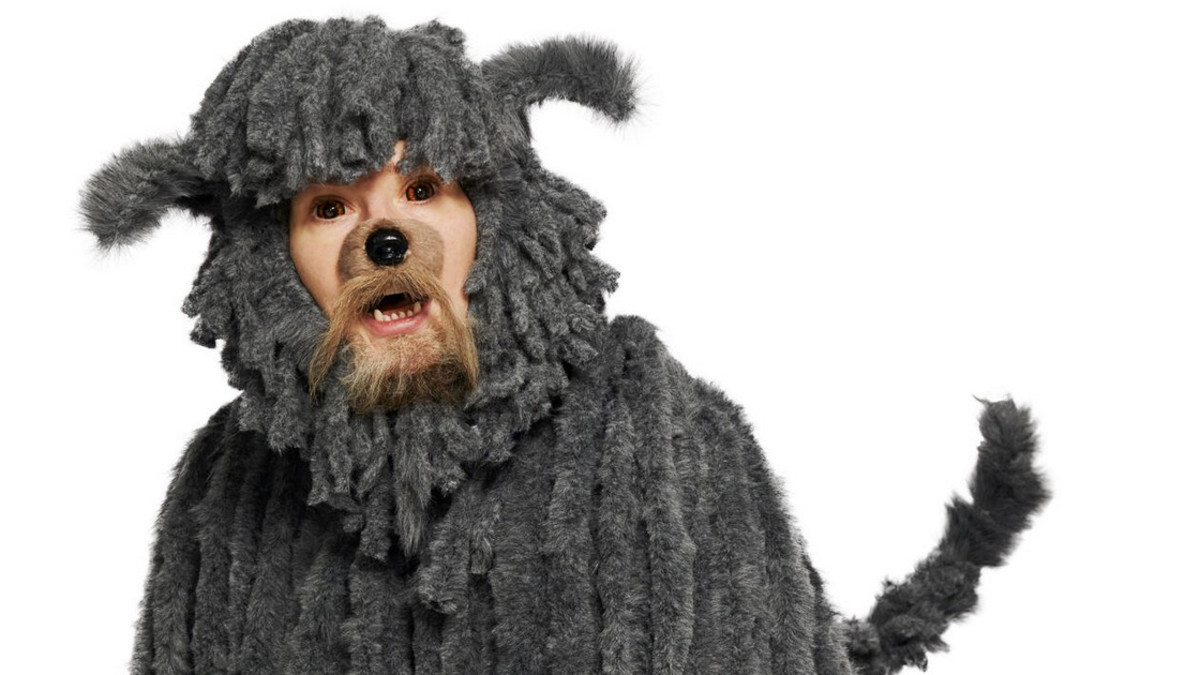 Pilvi Hämäläinen on Pönttö - Putous 2021 -sketsihahmot