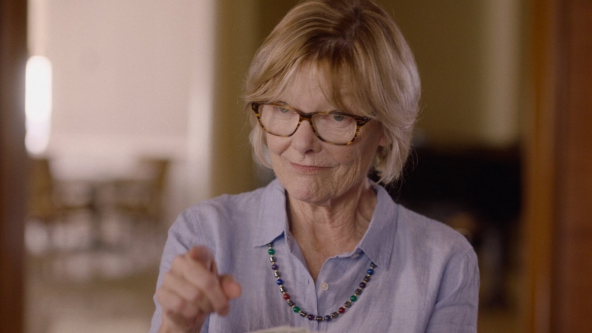 Elisa Viihde Viaplay nyt: Ellen Burstyn ja Jane Curtin tähdittävät komediaa Queen Bees