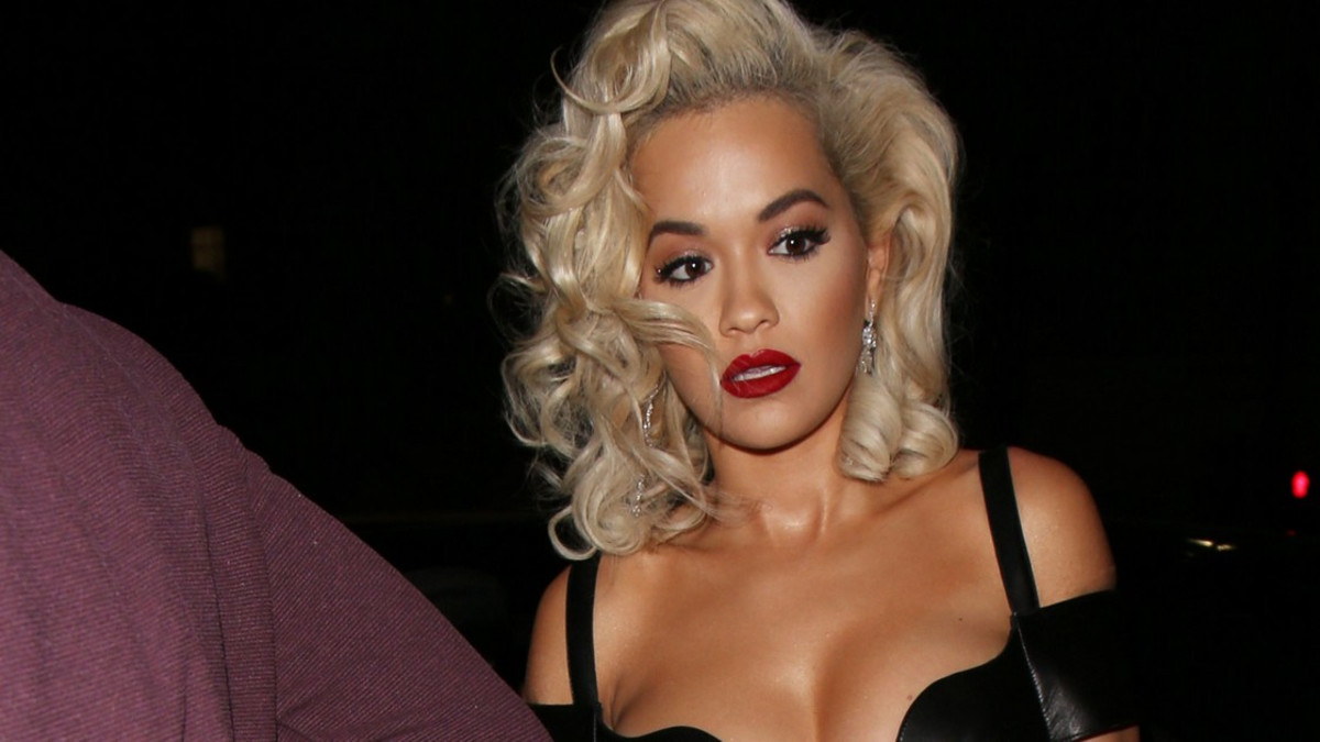 Mikä rintavako! Rita Ora käänsi päät