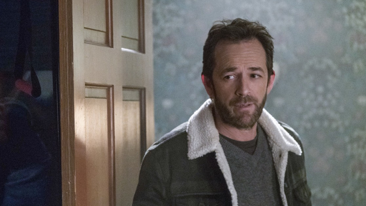 Luke Perry muistoissa - Riverdale-tähdet ottavat osaa näyttelijän poismenoon