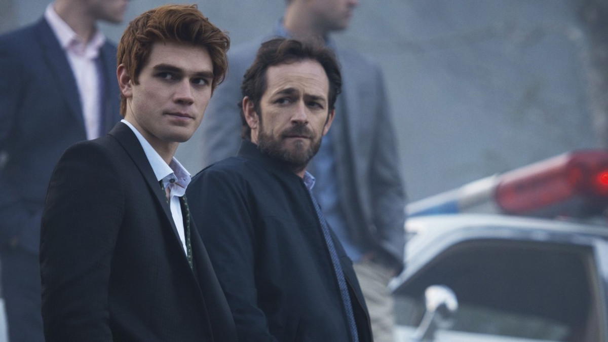 Riverdale-tähti K.J. Apa muistelee Luke Perrya