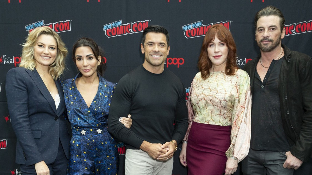 Marisol Nichols ja Skeet Ulrich jättävät Riverdale-sarjan