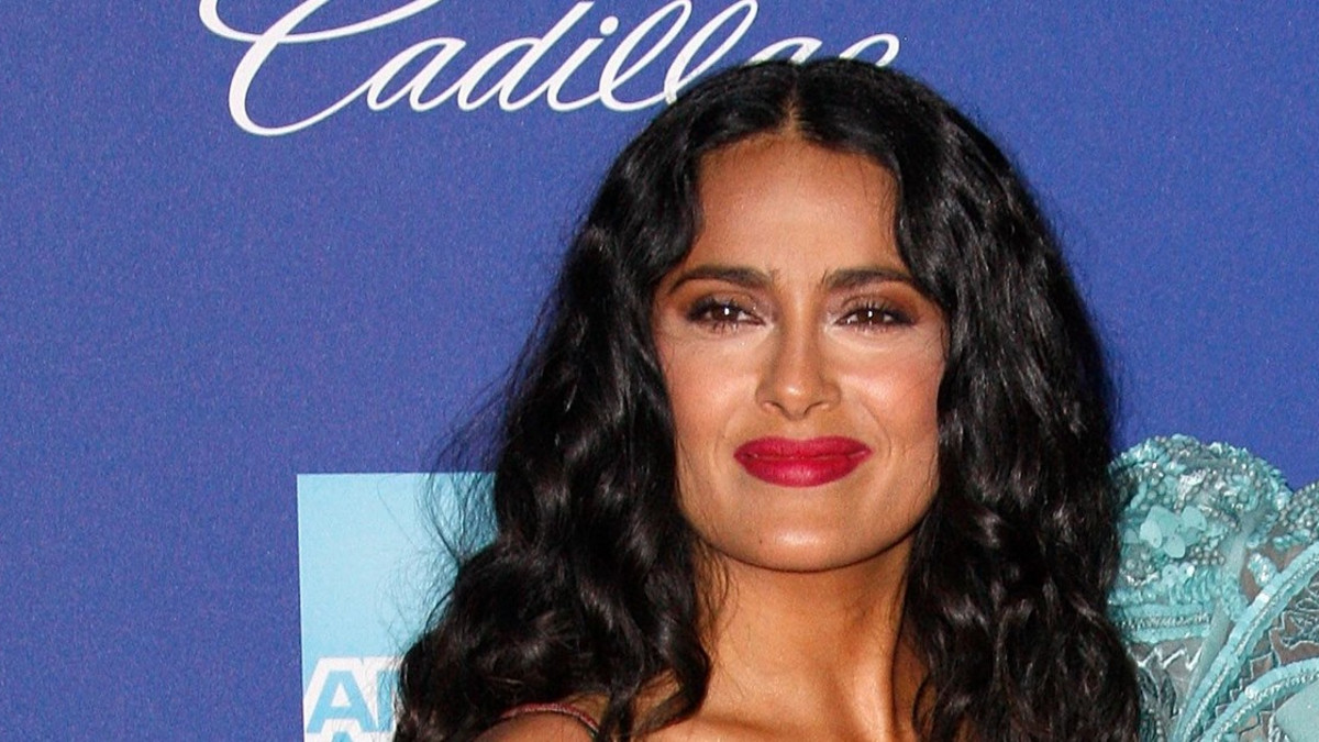 Salma Hayek huumasi - tämä asu käänsi katseet