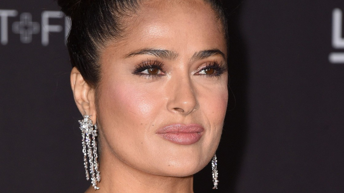 Mikä povi! Salma Hayek oli illan kuningatar